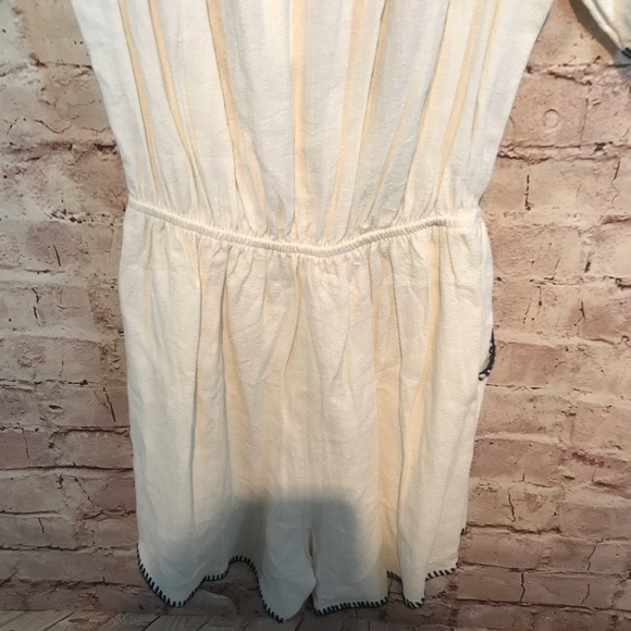 NWT ASTR Cream Label Embroidered romper - Picture 5 of 6